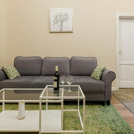 Beautiful Apartment In Heart Of Historical Center Τιμισοάρα Εξωτερικό φωτογραφία