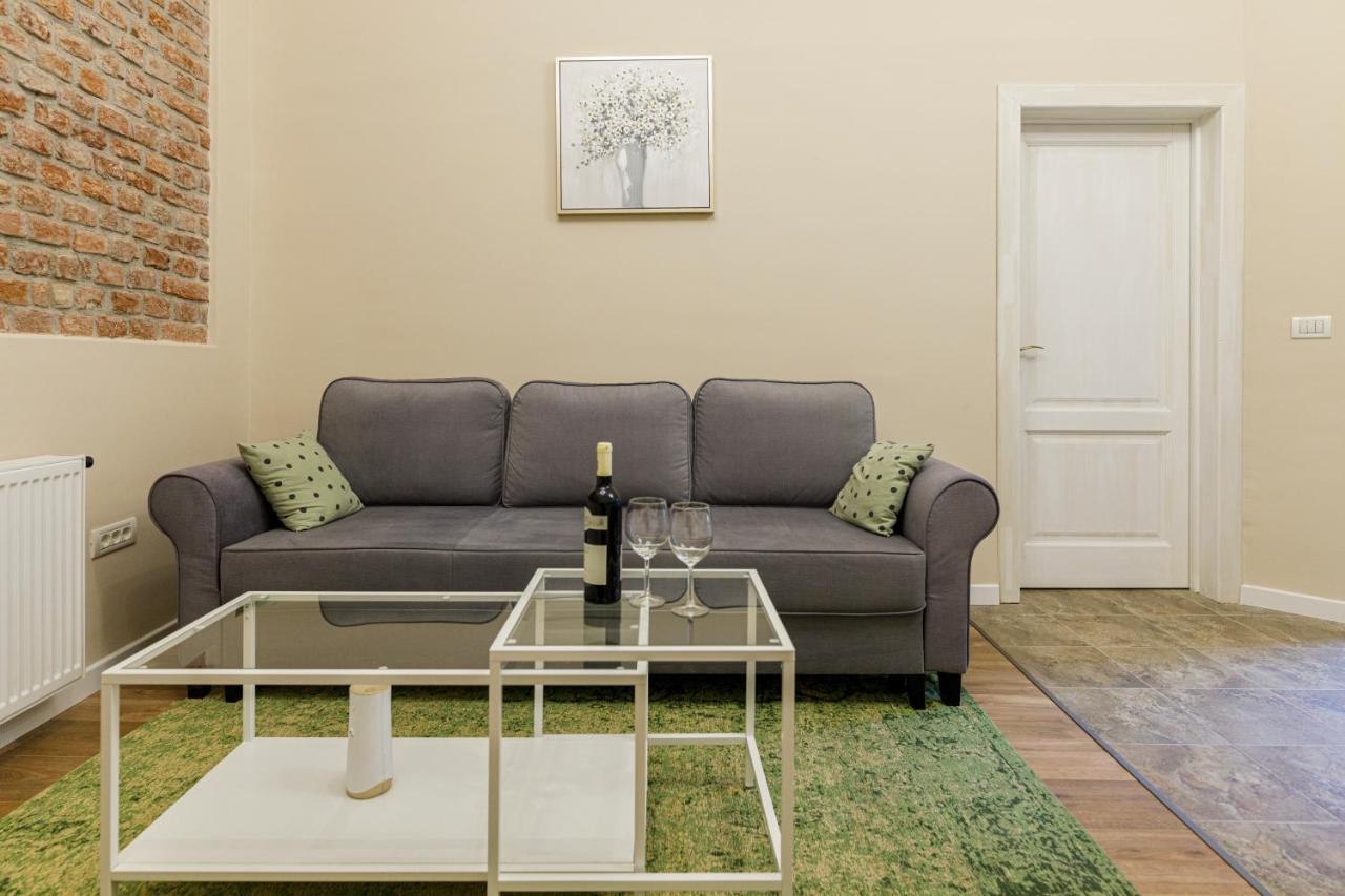 Beautiful Apartment In Heart Of Historical Center Τιμισοάρα Εξωτερικό φωτογραφία
