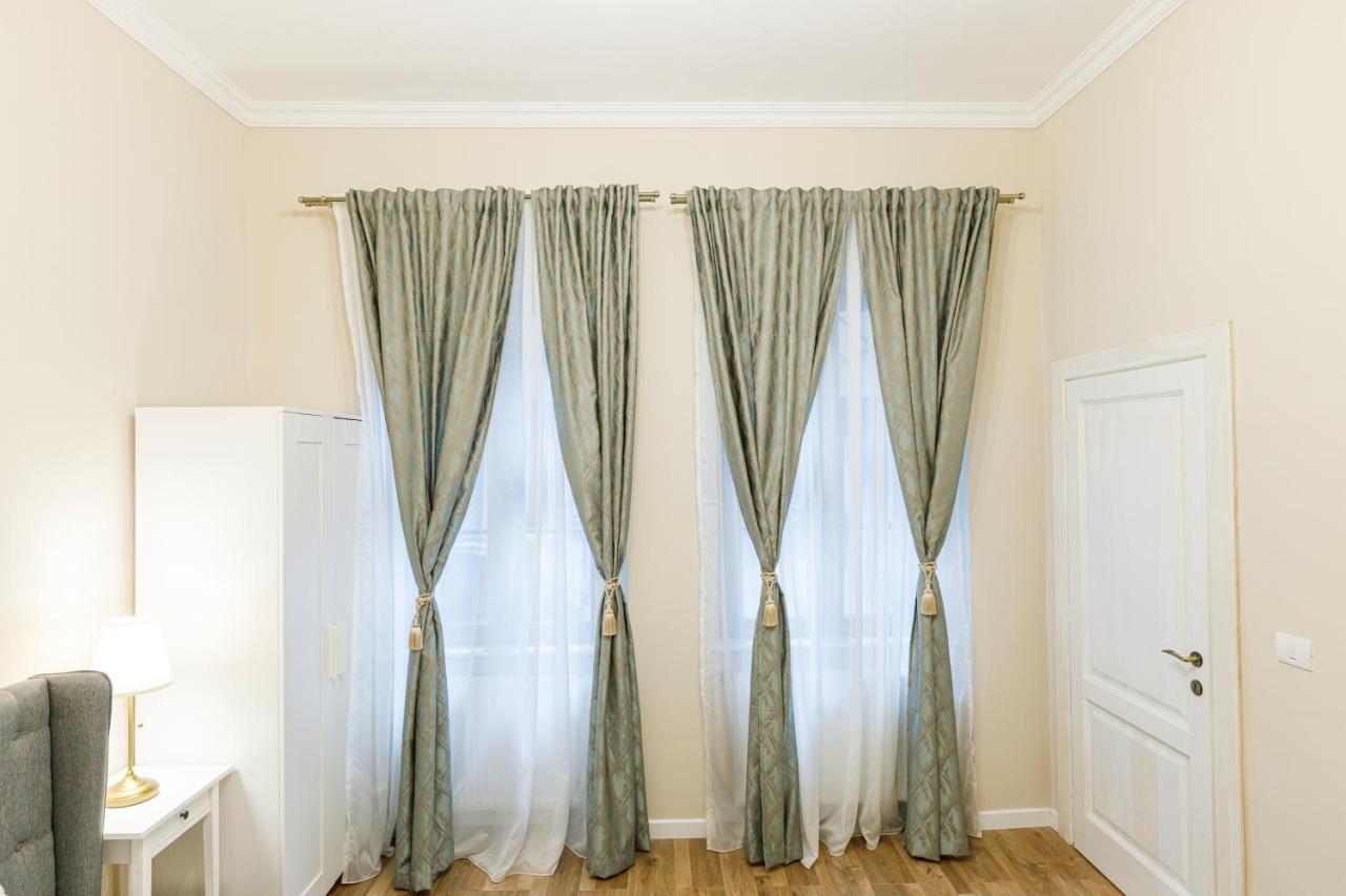 Beautiful Apartment In Heart Of Historical Center Τιμισοάρα Εξωτερικό φωτογραφία